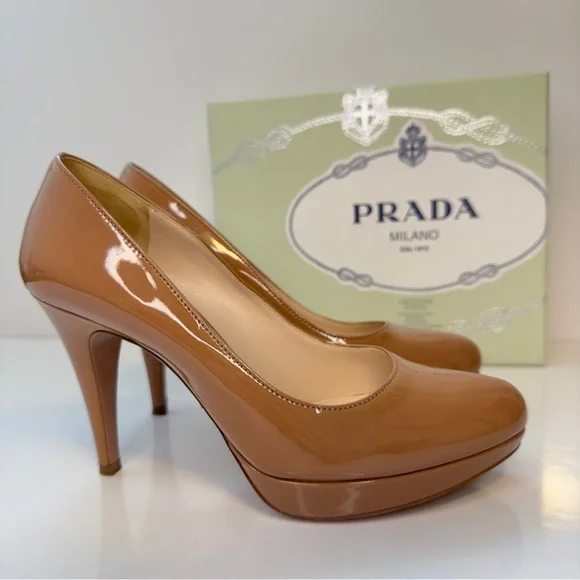 Like new! Authentic Prada Nude Patent Leather Platform Pumps – Size 36 - Picture 4 of 12